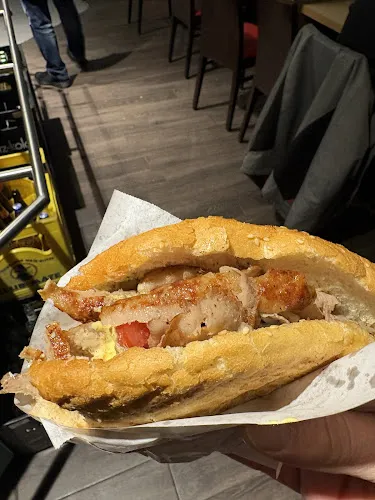 4 - LEZIZ, Döner & feine Syrische Küche