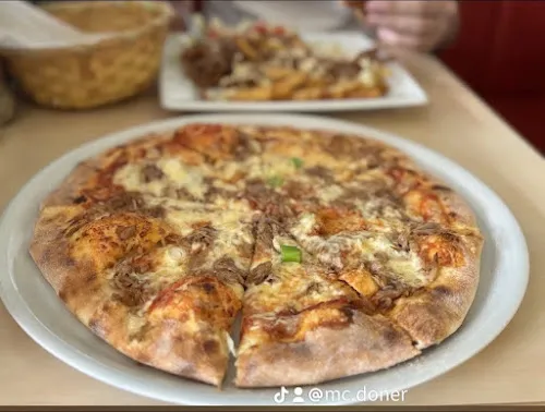 3 - LEZIZ, Döner & feine Syrische Küche