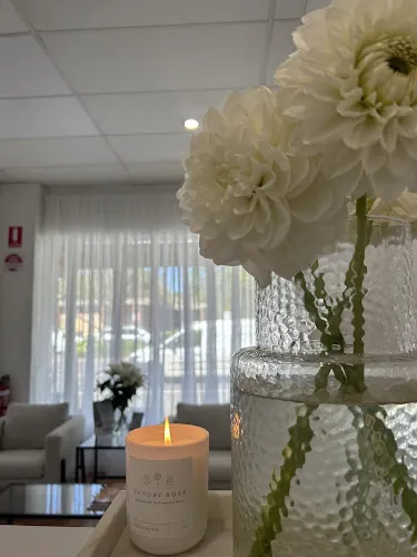 6 - Linda Nails & Beauty