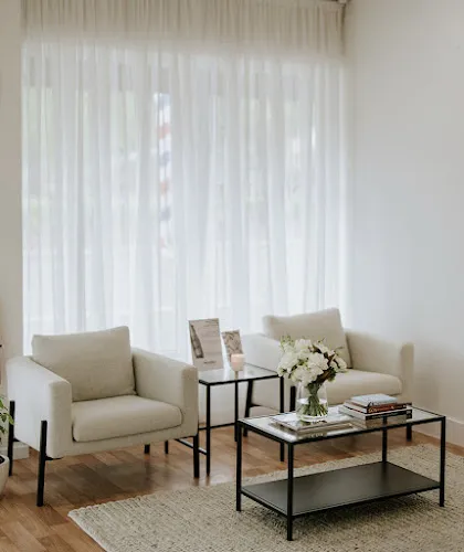 2 - Linda Nails & Beauty