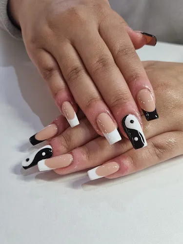 4 - Lisa Jay Hair Extensions