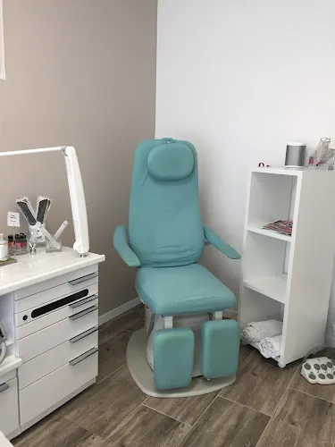 7 - Lisa Sauro Coiffure