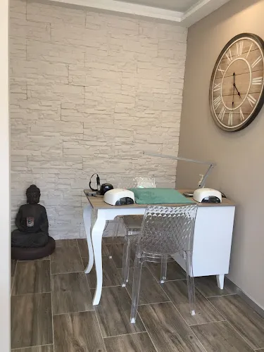 6 - Lisa Sauro Coiffure