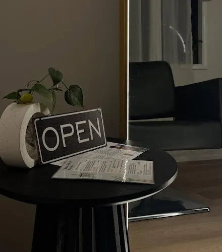 4 - Lisa’s Hair Design