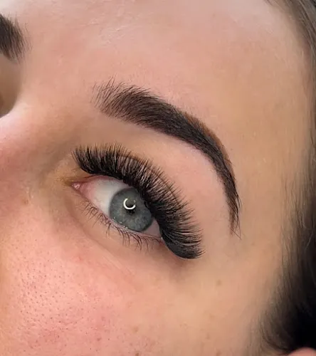 6 - Little Lash Haven