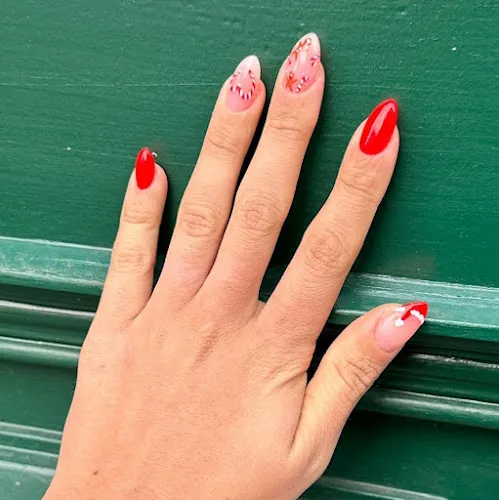 6 - Liv Beauty Lounge