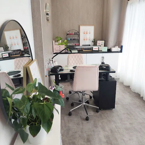 1 - Lizzy’s Hair & Beauty Salon