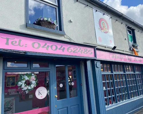 2 - Lola Lash Bar & Beauty