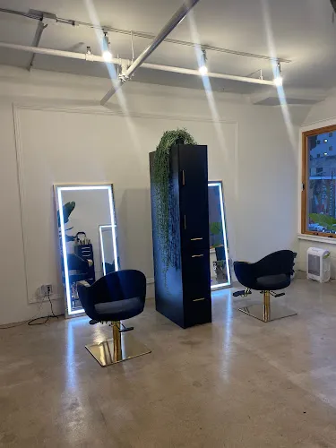 3 - Loma Beauty Salon