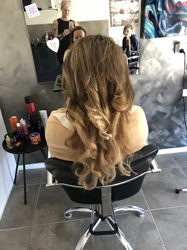 7 - London Look Studio