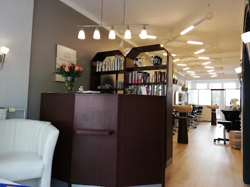 4 - loom hairstyle + Kosmetik Lübeck