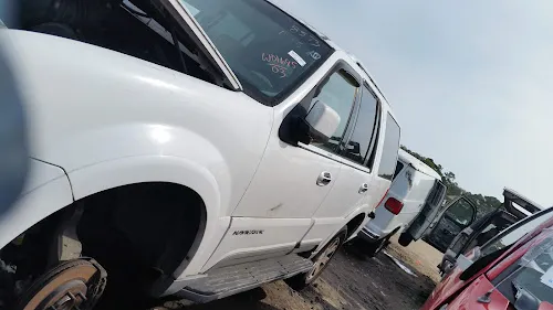 4 - Los Amigo Tires & Auto Repair