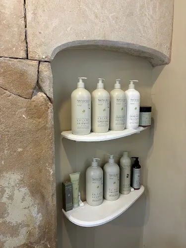 3 - Lou-Anne holistic hairdressing