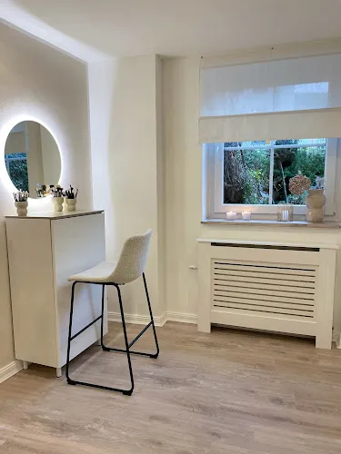 3 - LOU BEAUTY STUDIO x HAIR/ART - Bonn