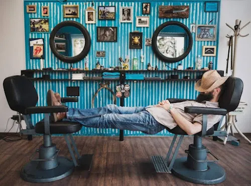 2 - Luke-holič z garáže