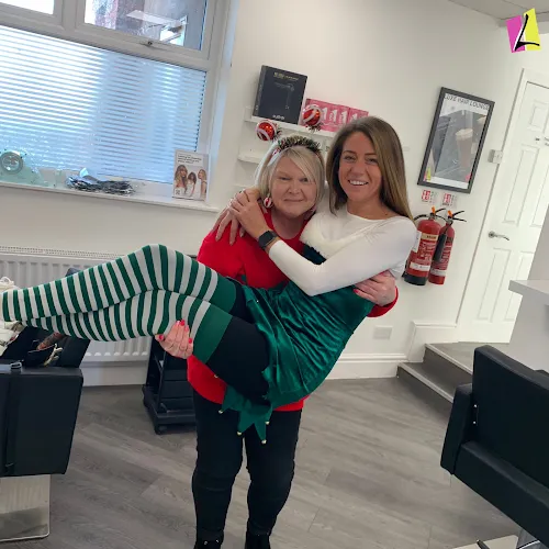 6 - Luxe Hair Lounge