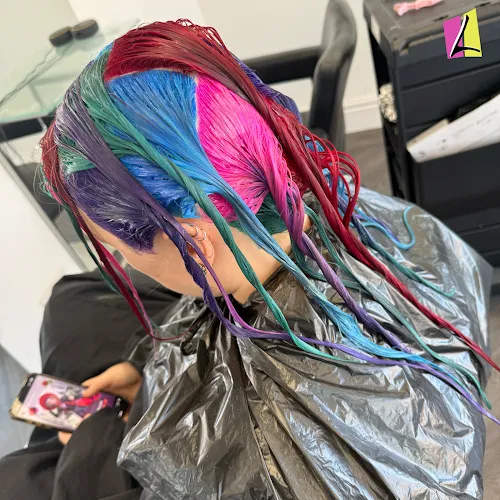 7 - Luxe Hair Lounge