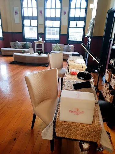 4 - Lyn Loy Hair & Beauty Studio