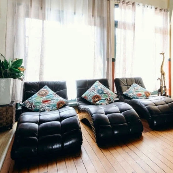 1 - Lyn Loy Hair & Beauty Studio