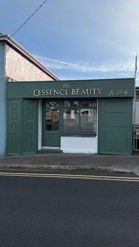 3 - Lyndsey Waring Make Up Artist