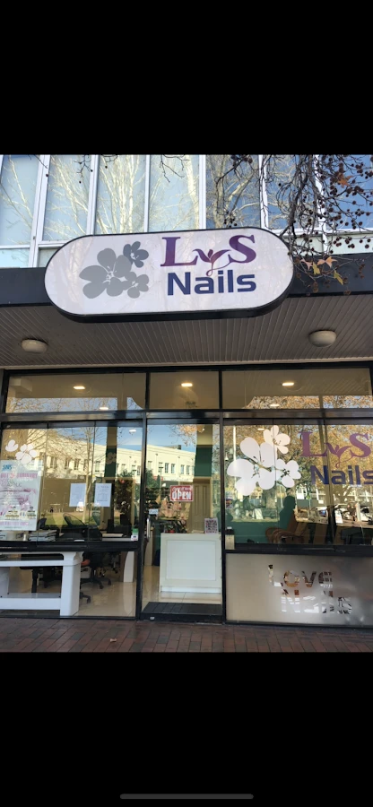 1 - Lys Nails and Spa