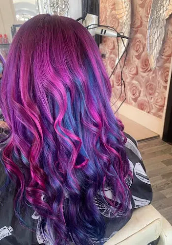 4 - M K Hairdressing