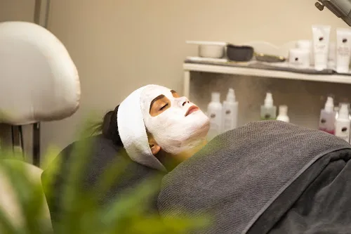 2 - Madam Le Nails & Spa