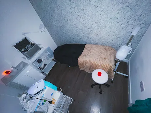 5 - Magic Nails And Beauty