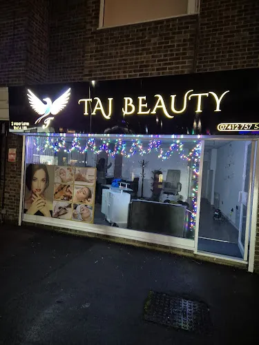 3 - Magic Nails And Beauty