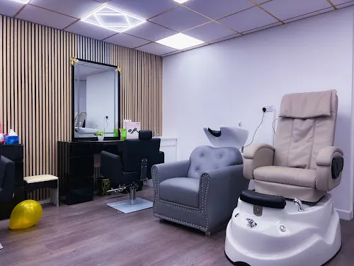 2 - Magic Nails And Beauty