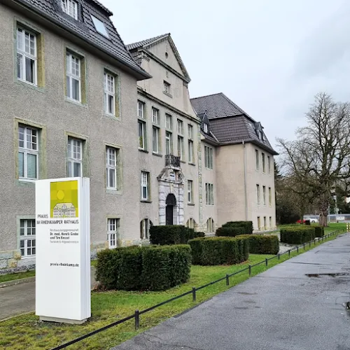 3 - Mahmoud Abusnayma Hausarzt