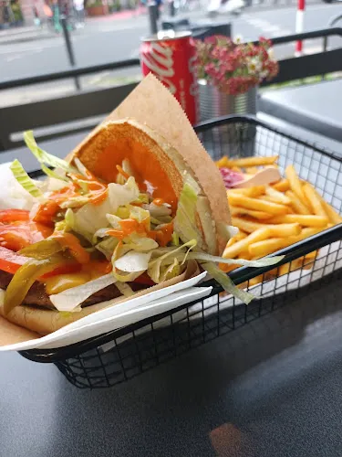 6 - Main Döner & Falafel