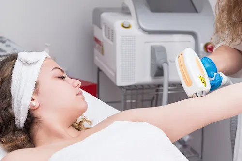 2 - Manekii Lashes & Beauty