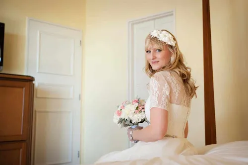 8 - Manes Hair lounge