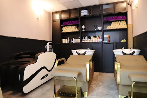 2 - Marinas Beauty Salon