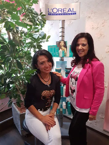 4 - Marions Crehairtive