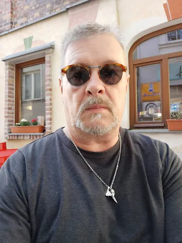 5 - Marions Crehairtive