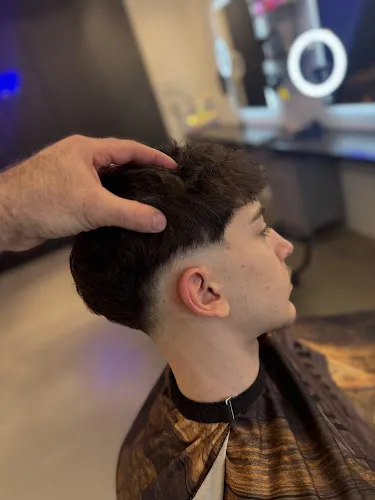 8 - Markt Schwabener Hairlounge & Barber