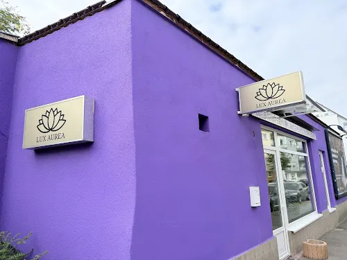 3 - Marlenes Beautique