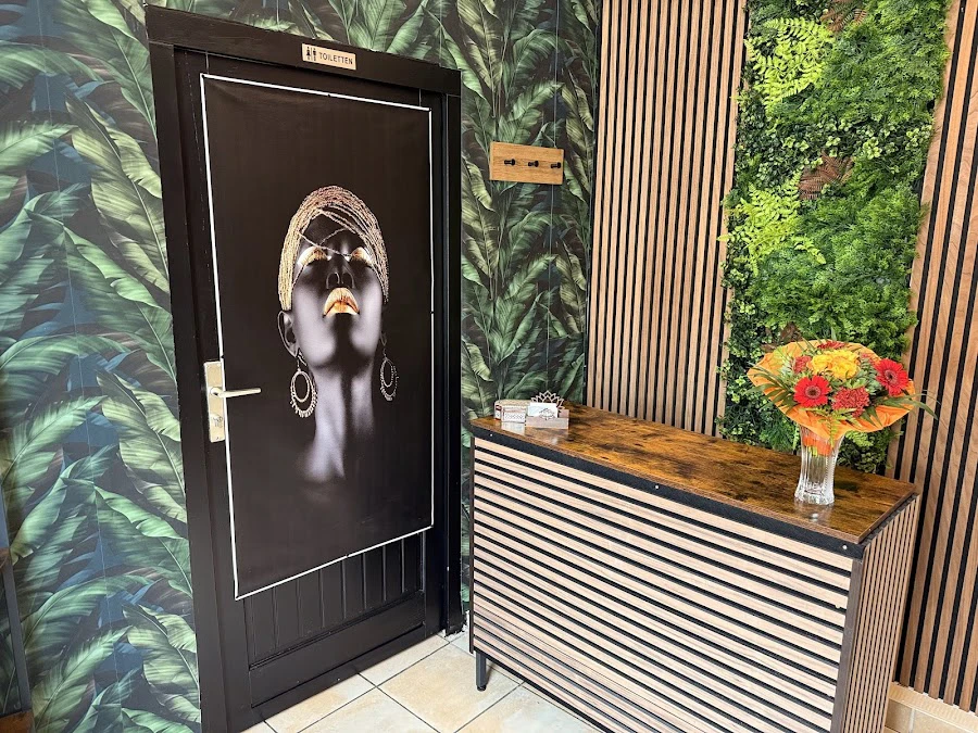 1 - Marlenes Beautique