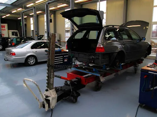 4 - Martin Bossert Die Autoklinik