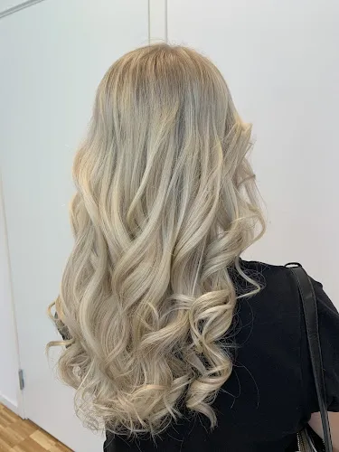 2 - Maryam Beauty Guide