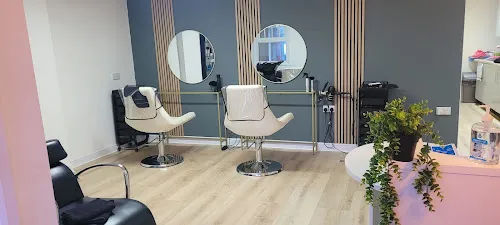 2 - Me Me Me Salon