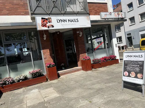 2 - Medizinische Fußpflege und Kosmetik Maniküre mit Shellac