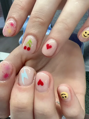 5 - Medizinische Fußpflege und Kosmetik Maniküre mit Shellac