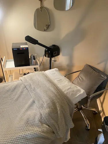 2 - Medulla Hair Studio