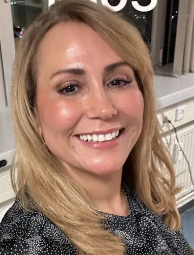 3 - Melody Nagels Delft