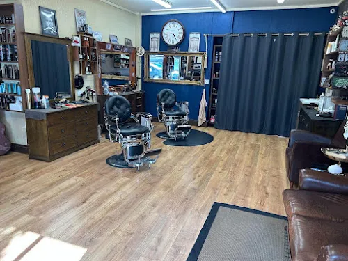6 - Mens Salon