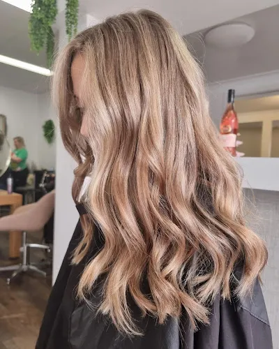 4 - MH Luxury Hair Studio