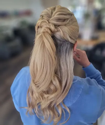 7 - MH Luxury Hair Studio